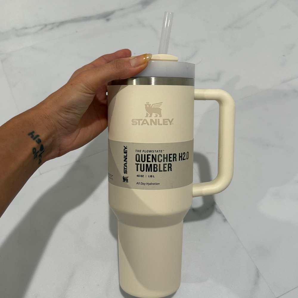 Stanley Ivory Quencher H2.0 Tumbler with Handle